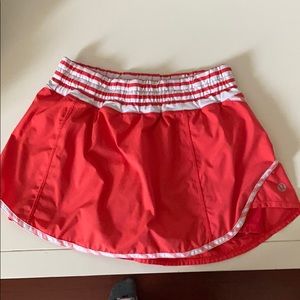 Size 4 LuluLemon running skirt!!!
